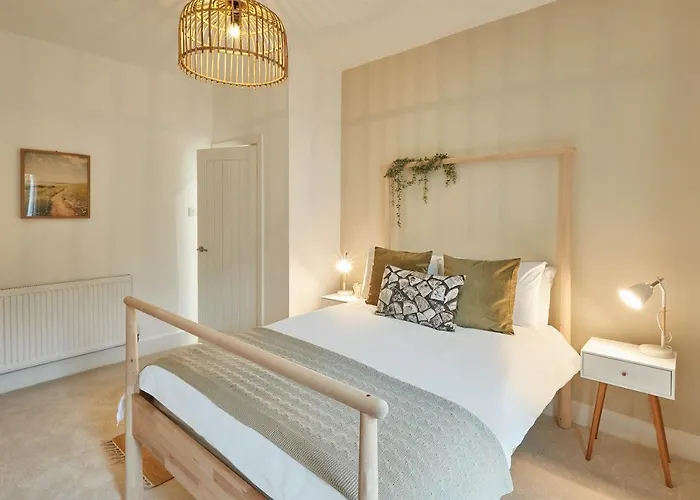 Host & Stay - Retreat By The Sea