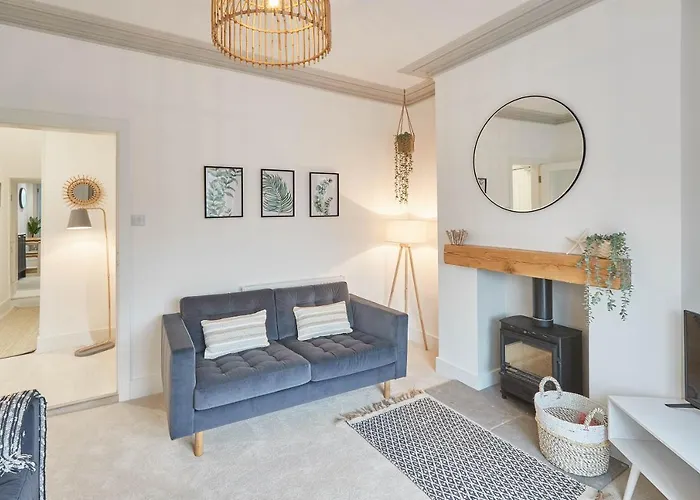 Host & Stay - Retreat By The Sea
